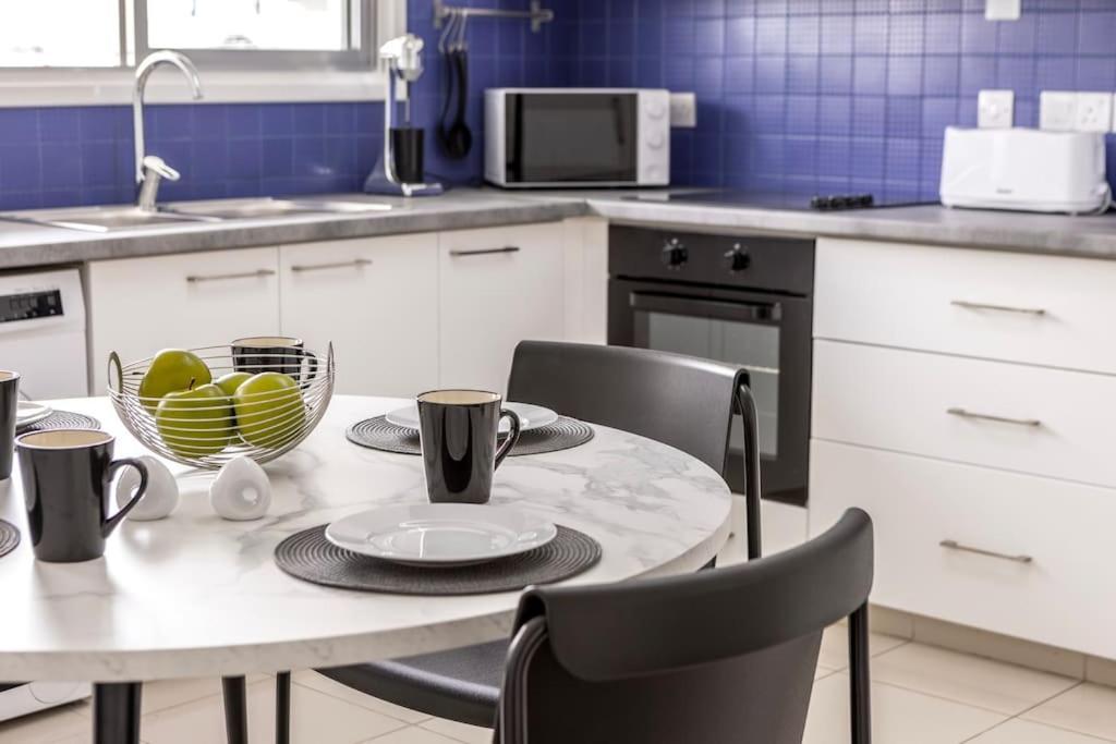 Luxurious Bright & Stylish 2Br With Office In Nicosia Apartment Luaran gambar