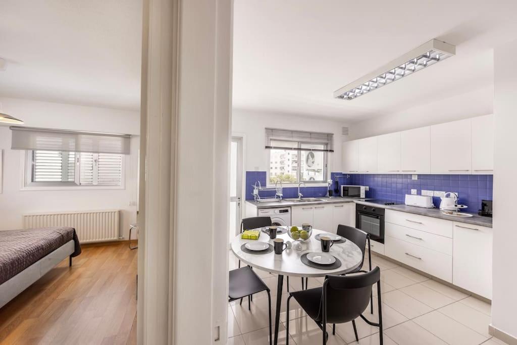 Luxurious Bright & Stylish 2Br With Office In Nicosia Apartment Luaran gambar