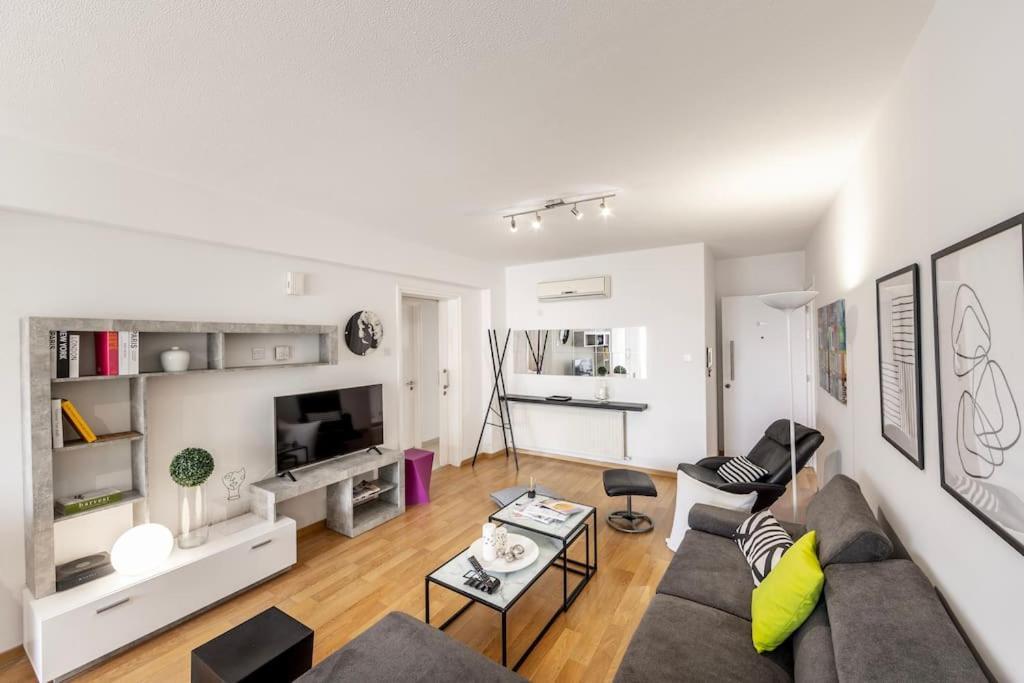 Luxurious Bright & Stylish 2Br With Office In Nicosia Apartment Luaran gambar